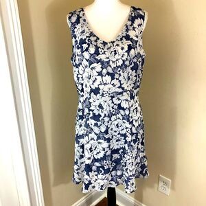 CC sleeveless v neck dress size L